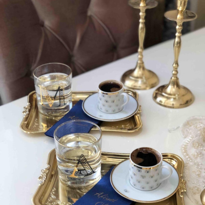 6 قطع قهوة تقدم العريس وصينية الوعد مطلية بالذهب
