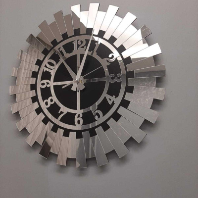 ساعة حائط حديثة فضية من الشمس مزخرفة بأرقام تركية Mdf معكوسة زجاجية 40x40 سم