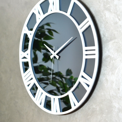 ساعة حائط مزخرفة برقم خشبي بمرآة حقيقية 46 سم