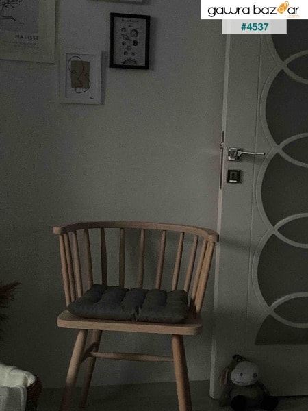 كرسي خشبي كرسي خشبي غير مصقول العمود الفقري