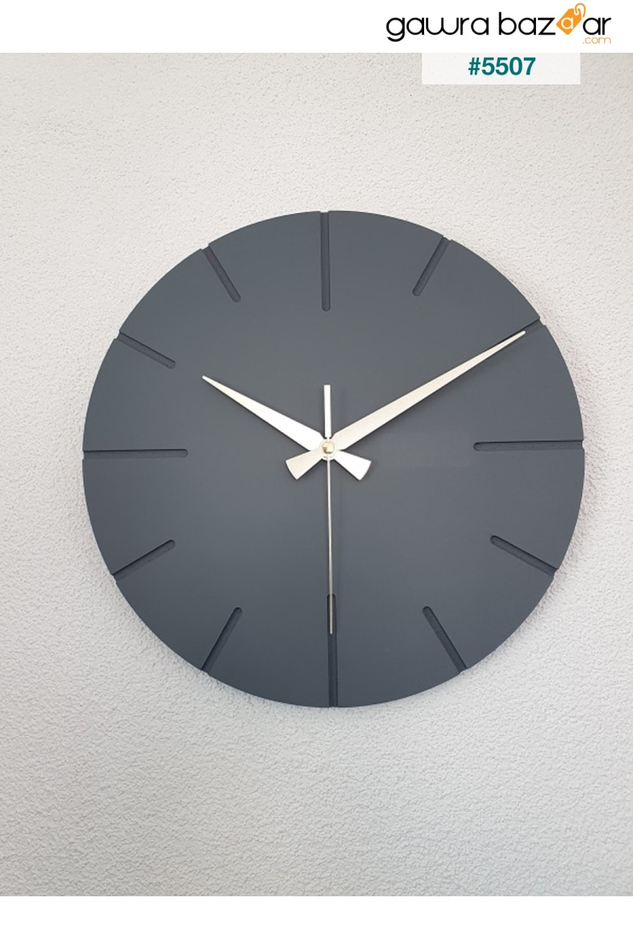 ساعة حائط خشبية مصنوعة يدويًا بتصميم خاص مزخرف 34 X 34 سم كتابات بسيطة باللون الرمادي BAN MOD 3