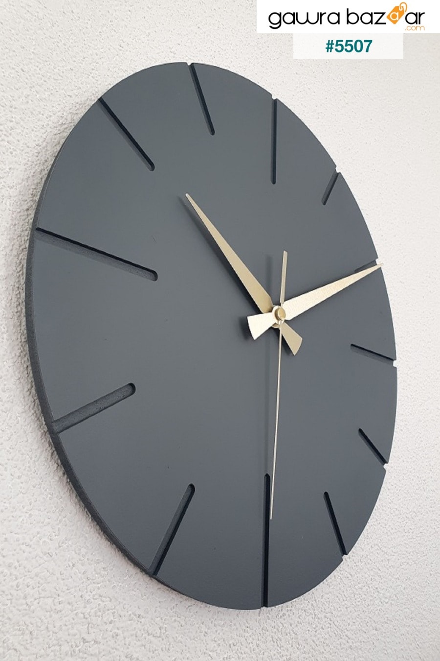 ساعة حائط خشبية مصنوعة يدويًا بتصميم خاص مزخرف 34 X 34 سم كتابات بسيطة باللون الرمادي BAN MOD 0