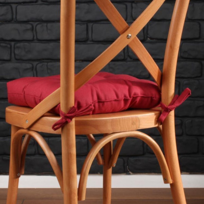 وسادة كرسي لوكس Pofidik باللون الأحمر الكلاريت بغرز خاصة 40x40 سم