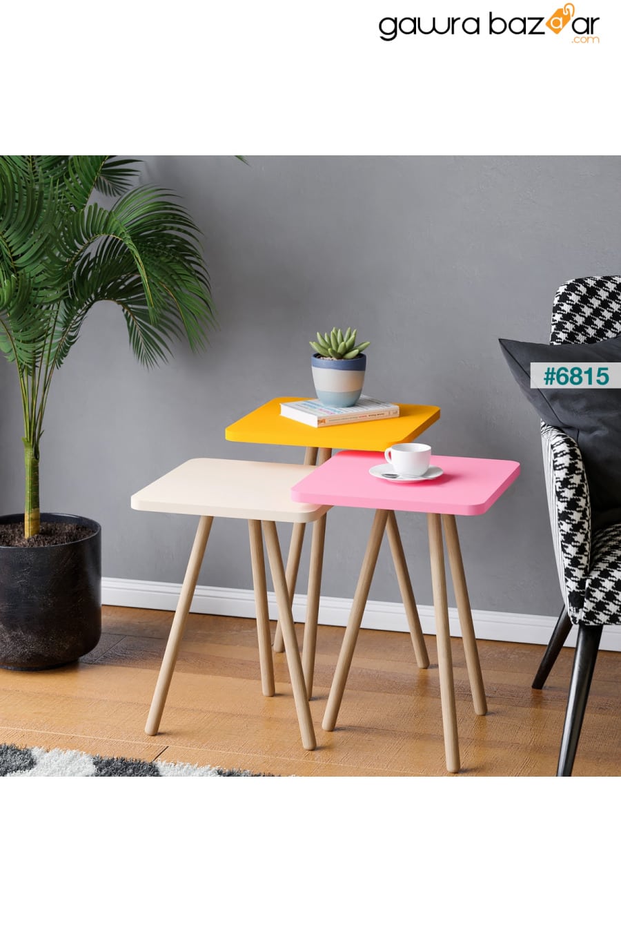 طاولة متداخلة ثلاثية ملونة بأرجل خشبية مربعة تصميم باستيل أصفر كريم وردي interGO 0