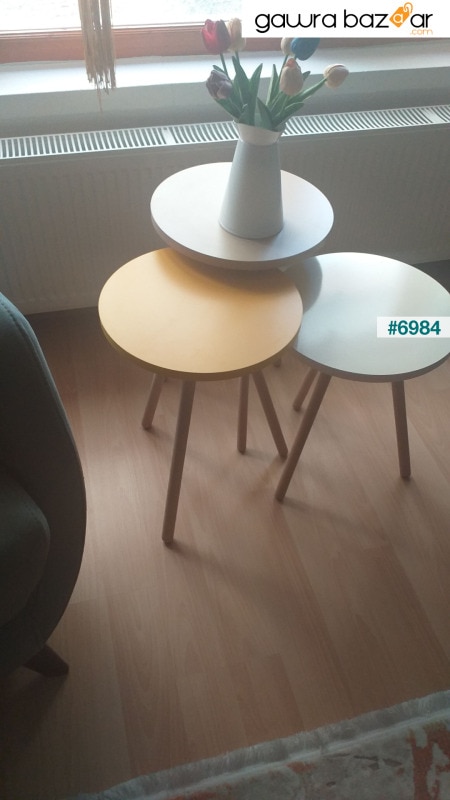 طاولة تعشيش ثلاثية ملونة ، أرجل خشبية مستديرة ، تصميم باستيل أصفر ، كابتشينو