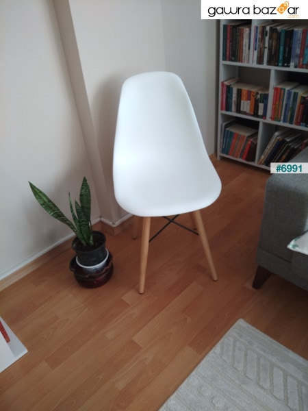 كرسي ايمز أبيض مع أرجل خشبية طبيعية | 4 جهاز كمبيوتر شخصى