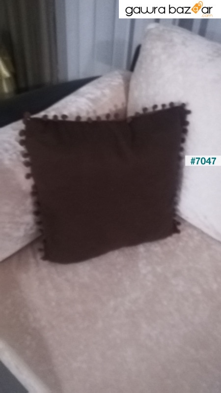 عبوة من قطعتين من غطاء وسادة بومبوم صغير بني اللون مخملي سادة ، قطعتان