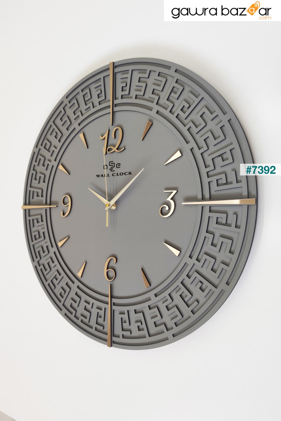 ساعة حائط صامتة بخطوط متشابكة أنثراسايت وذهبية أرقام تركية 50x50 سم aSSe Tasarım 2