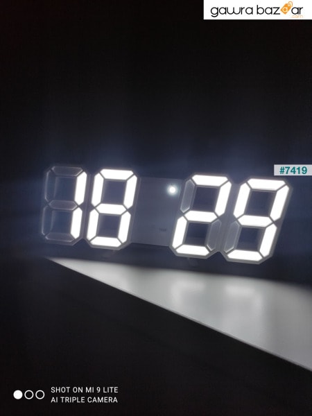 ساعة حائط طاولة رقمية LED بتصميم سبيس ديزاين