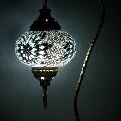 مصباح فسيفساء عتيق أصيل، وإضاءات تركية قديمة، ومصباح زجاجي ملون، وفن زجاجي