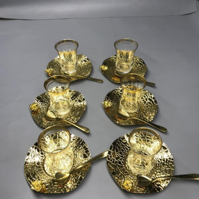 طبق شاي مموج فاخر منقوش بالزهور، تقديم القهوة، سلسلة ذهبية اللون