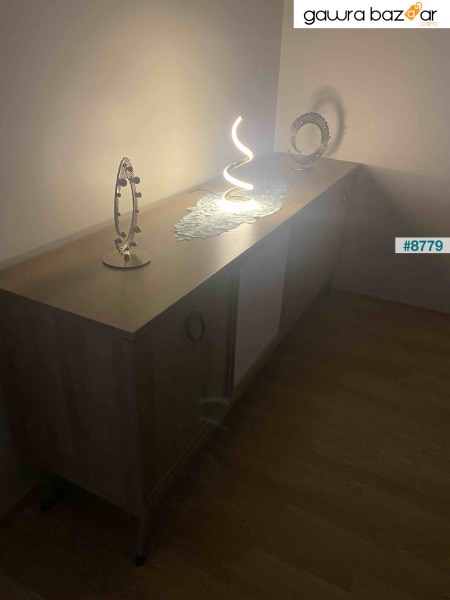 مصباح طاولة LED حديث ذهبي اللون