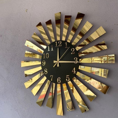ساعة حائط على شكل بيانو من زجاج شبكي عاكس باللون الذهبي الأسود هدية منزلية مع أرقام